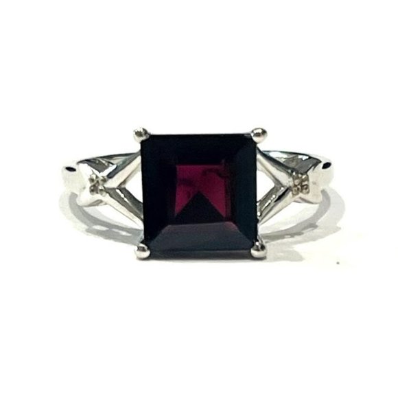EXQUISITE 4CT GARNET SQUARE CUT STERLING SILVER RING Size 7 - Picture 1 of 1